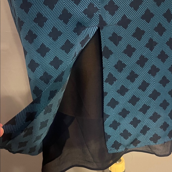 CAbi Deep Blue and Black Top - Picture 6 of 8